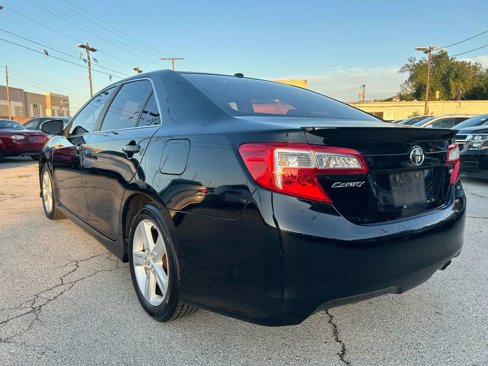 Used 2012 Toyota Camry SE image 3