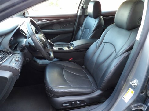 Used 2017 Buick LaCrosse Essence image 14
