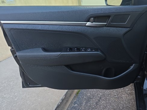 Used 2019 Hyundai Elantra SE w/ Cargo Package image 23