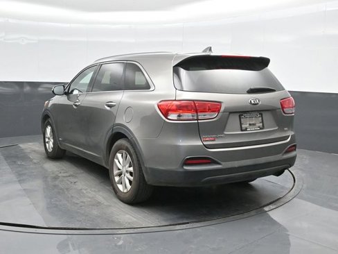 Used 2018 Kia Sorento LX image 10