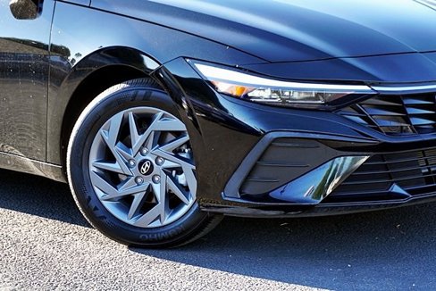 Certified 2024 Hyundai Elantra SEL image 4