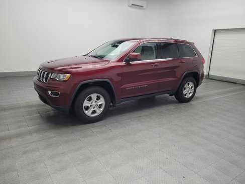 Used 2017 Jeep Grand Cherokee Laredo image 2