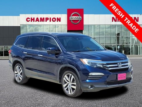 Used 2017 Honda Pilot Touring image 1