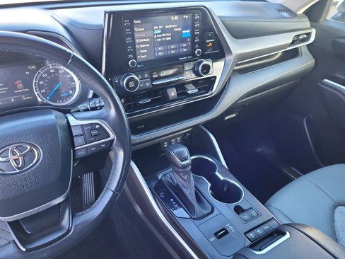 Used 2022 Toyota Highlander Bronze Edition image 12