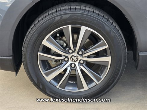 Used 2022 Toyota Venza LE image 10