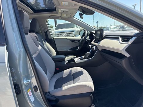 Used 2019 Toyota RAV4 XLE image 33