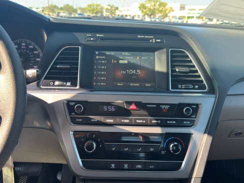 Used 2017 Hyundai Sonata SE image 23