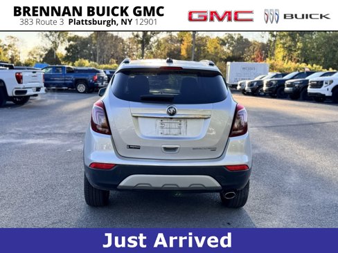 Used 2022 Buick Encore Preferred image 4