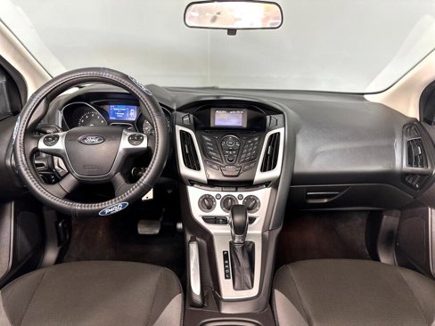 Used 2014 Ford Focus SE w/ SE Winter Package image 12