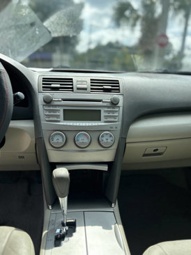 Used 2011 Toyota Camry LE image 13