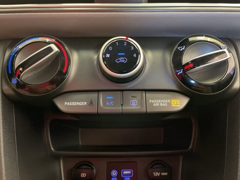 Used 2020 Hyundai Kona SE image 21