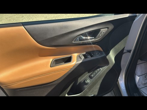 Used 2018 Chevrolet Equinox Premier image 7