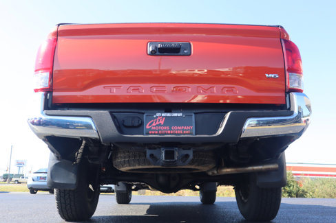 Used 2016 Toyota Tacoma TRD Off-Road image 8