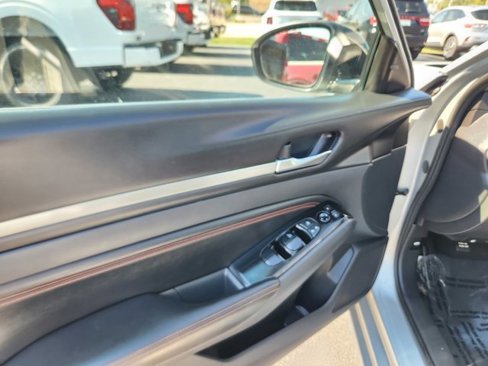 Used 2023 Nissan Altima 2.5 SR image 38