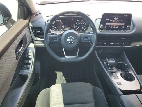 Certified 2022 Nissan Rogue SV image 26