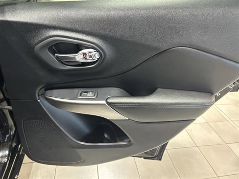 Used 2019 Jeep Cherokee High Altitude image 21