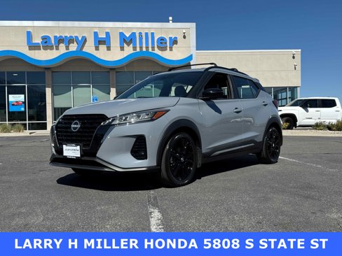 Used 2022 Nissan Kicks SR image 1