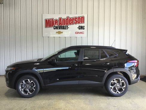 New 2025 Chevrolet Trax LT w/ Driver Confidence Package image 2