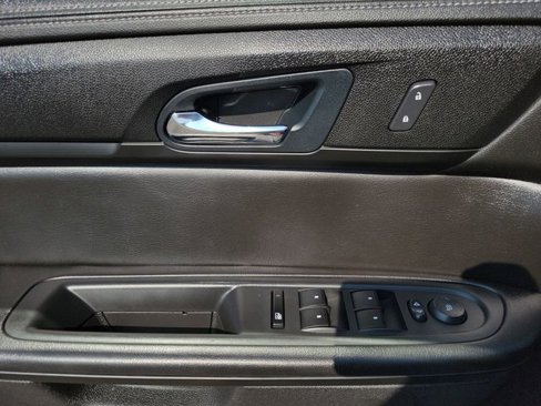 Used 2016 GMC Acadia SLE image 7