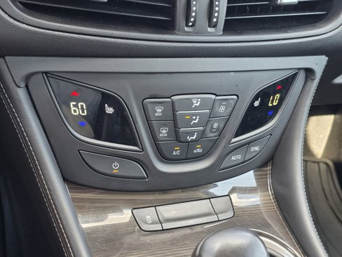 Used 2019 Buick Envision Essence image 23