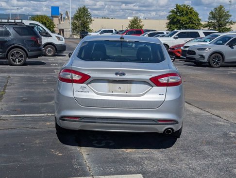 Used 2015 Ford Fusion SE image 6