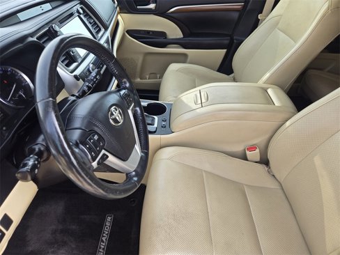 Used 2018 Toyota Highlander Limited Platinum image 15