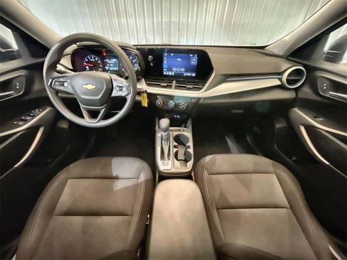 Used 2024 Chevrolet Trax LS image 18
