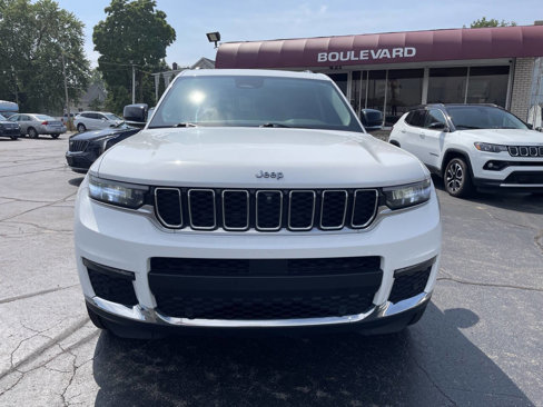 Used 2021 Jeep Grand Cherokee L Limited w/ Luxury Tech Group II image 13