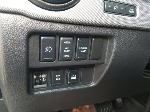 Used 2017 Nissan Titan PRO-4X image 11
