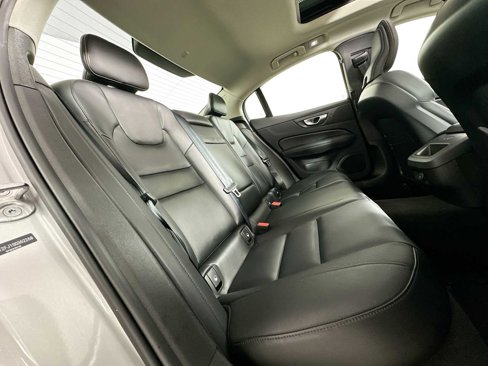 Certified 2025 Volvo S60 B5 Core image 25