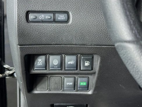 Certified 2020 Nissan Rogue SV image 11