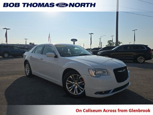 Used 2016 Chrysler 300 Limited image 1