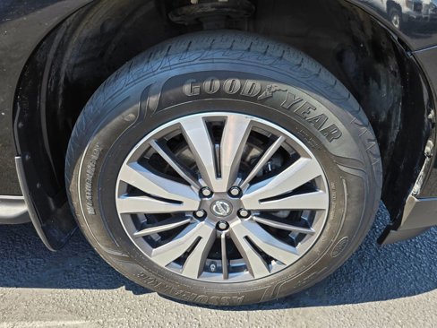 Used 2017 Nissan Pathfinder SL image 9