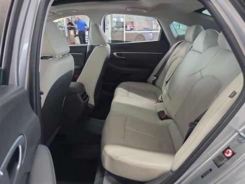 Used 2020 Hyundai Sonata Limited w/ Preferred Accessory Package image 32