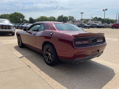 Used 2017 Dodge Challenger SXT Plus image 7