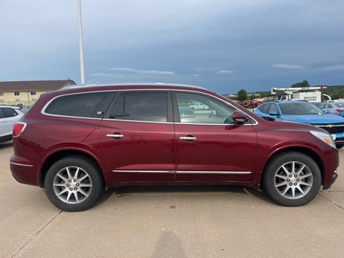 Used 2017 Buick Enclave Leather image 3