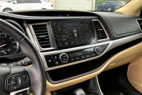 Used 2016 Toyota Highlander Plus image 6