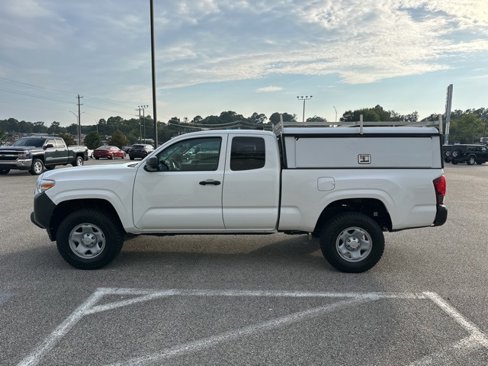 Used 2022 Toyota Tacoma SR image 4
