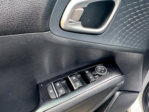 Used 2021 Kia Soul S image 13