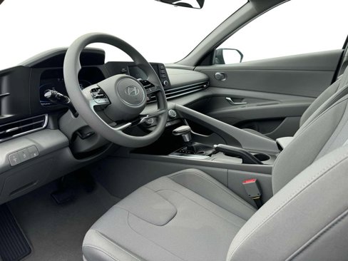 New 2025 Hyundai Elantra SE image 14