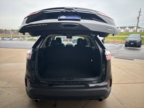 Used 2022 Ford Edge Titanium image 12