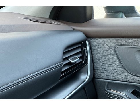 Used 2022 Nissan Rogue SV image 29