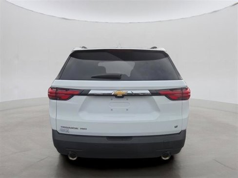 Used 2023 Chevrolet Traverse LT w/ Rear Camera Mirror Package image 28