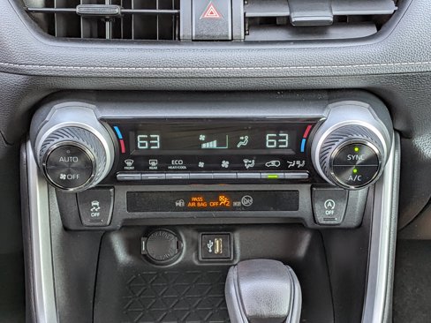 Used 2023 Toyota RAV4 XLE image 28