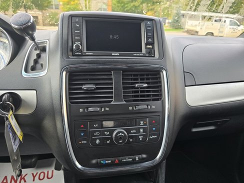 Used 2017 Dodge Grand Caravan GT image 23