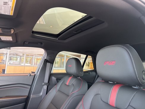 New 2025 Chevrolet Trax RS w/ Sunroof Package image 9