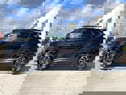Used 2024 Kia Sportage LX image 4