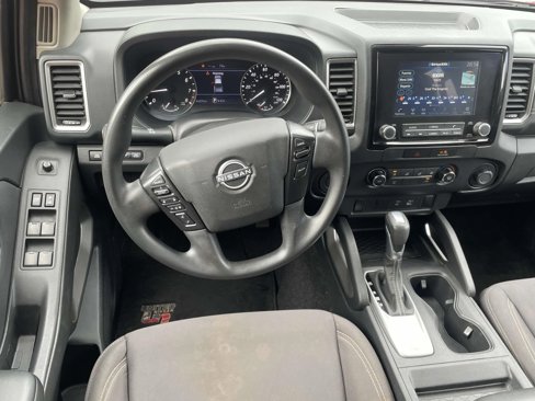 Used 2022 Nissan Frontier SV image 13