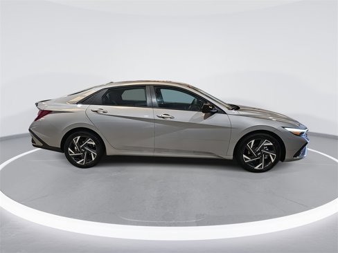New 2025 Hyundai Elantra Sport image 4