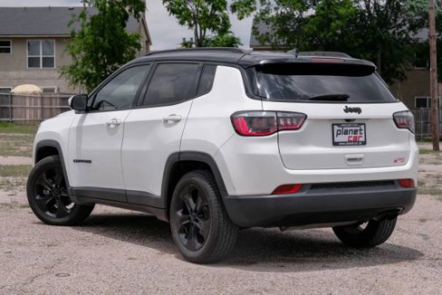 Used 2019 Jeep Compass Latitude image 14